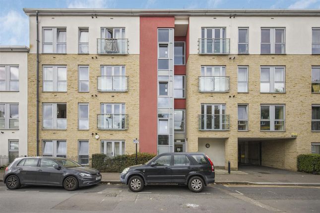 Flat to rent in Chapel Court, Rosedene Terrace, Leyton