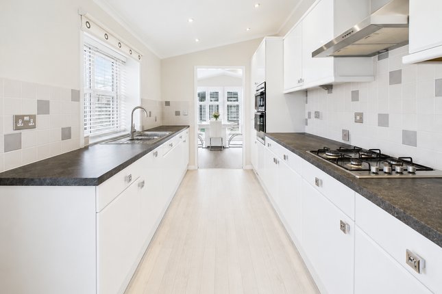 45, Oakleigh Residential Park, Weeley photo 4