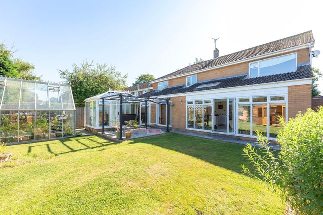 23 Gunton Church Lane, Lowestoft photo 4