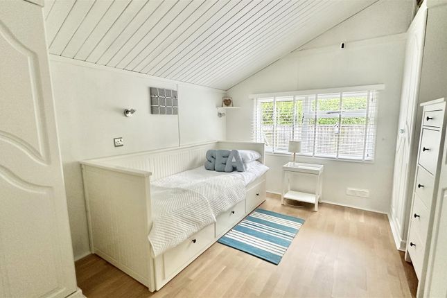 Trewella Lodge,, Marsham Brook Lane, Pett Level photo 4