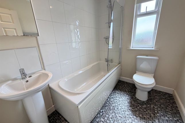 9 Wesley Court, Eastway, Scarborough photo 3