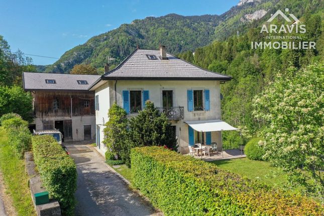 Detached house for sale in Rhône-Alpes, Haute-Savoie, Glières-Val-De-Borne