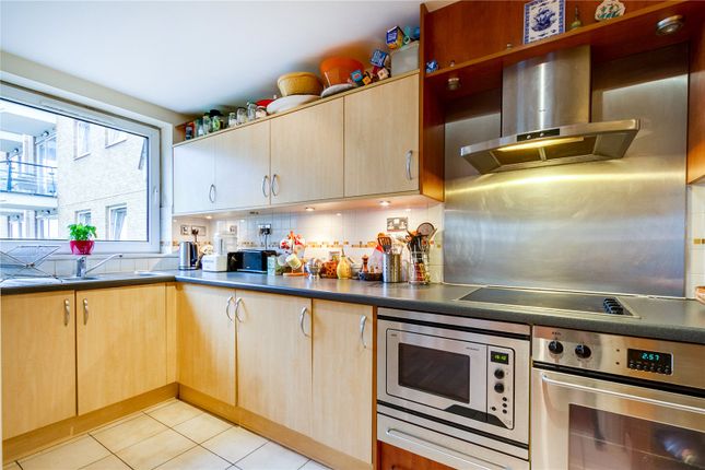 Flat for sale in Smugglers Way, London