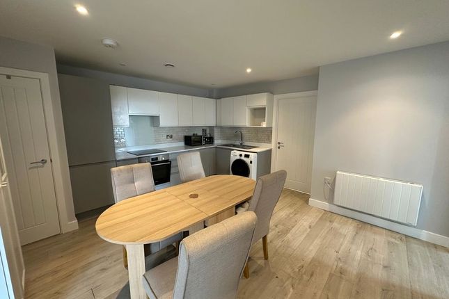 Flat 4, Foliot House, Budshead Road, Plymouth photo 3