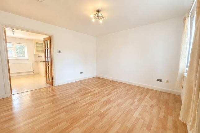 77, Daintry Close, Harrow photo 2