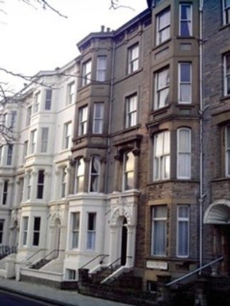 Flat to rent in Albion Road, Scarborough