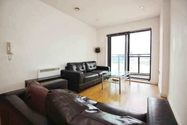 Flat 301, 1 Brewery Wharf, Waterloo Street, LEEDS photo 3