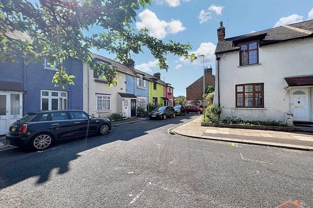 9, Garden City, Edgware photo 2