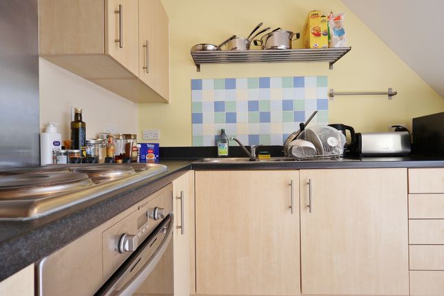 73, Watersmeet, Hitchin photo 3