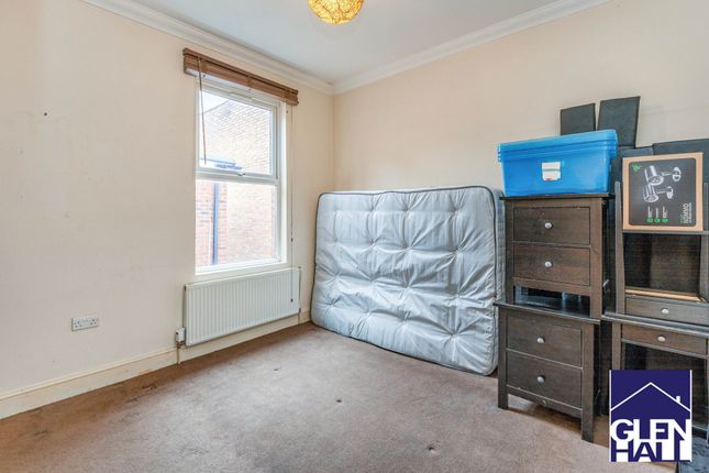 Flat for sale in Springfield Road, London