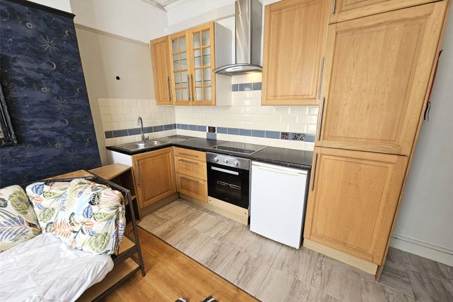 Flat 2, 71, Musters Road, Nottingham photo 3
