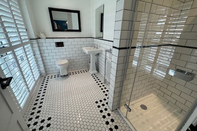 En-Suite Bathroom