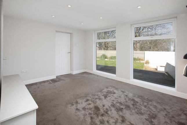 11 Nash Gardens, Dawlish photo 3