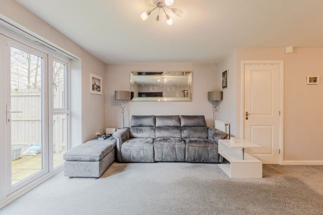 32, Halliwell Court, Sandbach photo 4