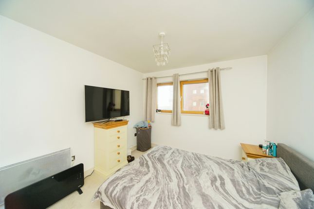 Flat for sale in Midway Quay, Eastbourne