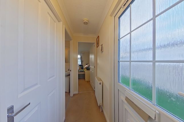 7, Grosvenor Avenue, Kings Langley photo 2