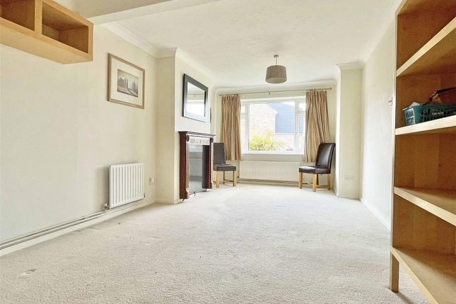 47, Helston Road, Chelmsford photo 2