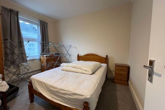 Shared accommodation to rent in Bennington Street, Cheltenham