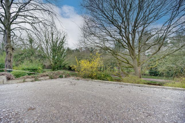 30 Camborne Close, Congleton photo 2