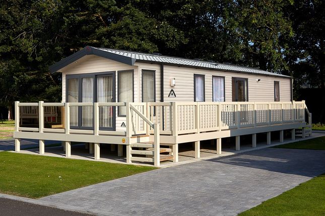 Thumbnail Mobile/park home for sale in Rice And Cole Ltd Sea End Boathouse, Essex