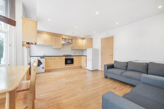 94b, Narbonne Avenue, London photo 3