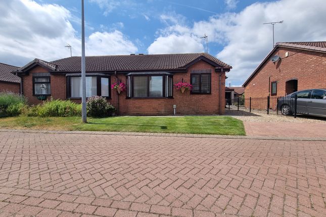 2-bed house on 5, Ellis Close, Manor Park, Hull, £160,000
