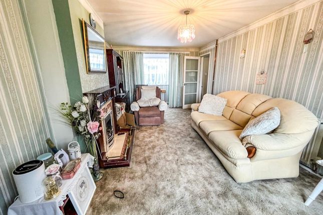 End terrace house for sale in Heapham Crescent, Gainsborough