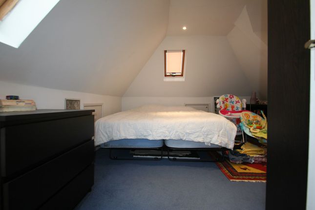 Detached house to rent in Cedars Close, London