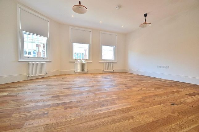 Thumbnail Studio to rent in The Broadway, Couch End, London