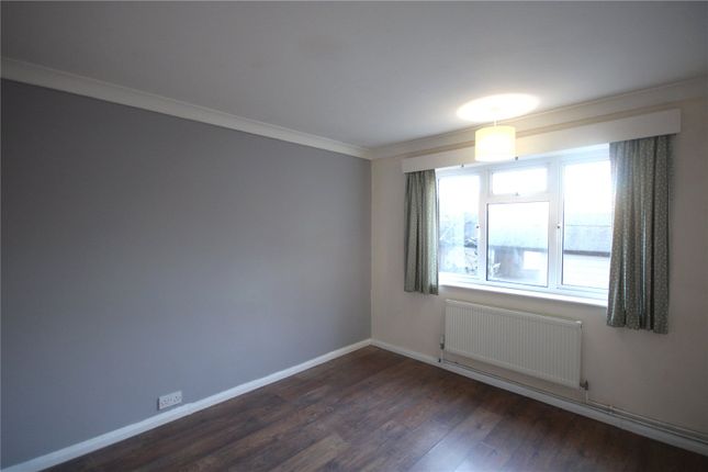 Maisonette to rent in Church Road, Woodley, Reading, Berkshire