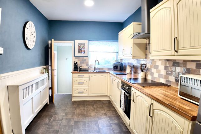 2 Penybryn, Abertillery photo 4