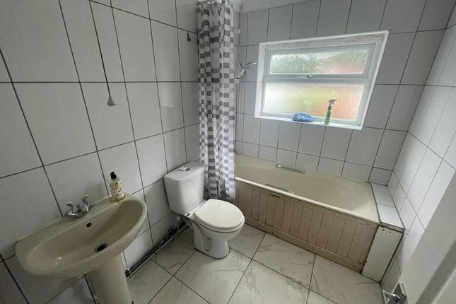 33. Princes Crescent Edlington, Doncaster photo 2