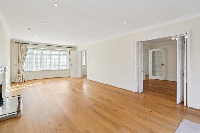 Charleston, 43, Pine Walk, Surrey photo 2