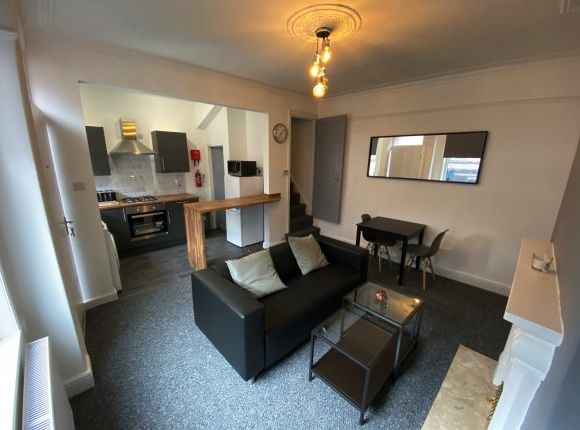 2-bed house on 14, Paisley Street, Leeds, £498/mo