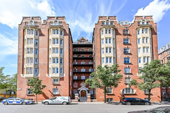 Thumbnail Flat for sale in Moscow Road, Bayswater, London