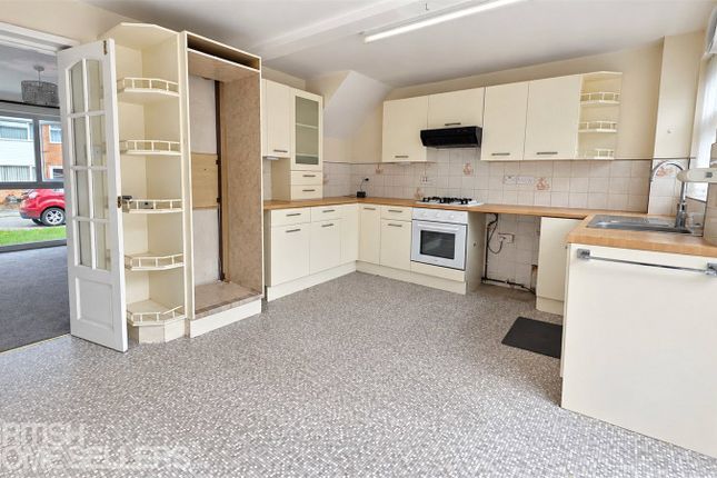 Park Close, Nottinghamshire photo 3