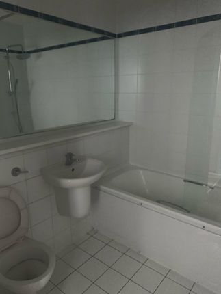 Flat 403,, The Vista Building, London photo 2