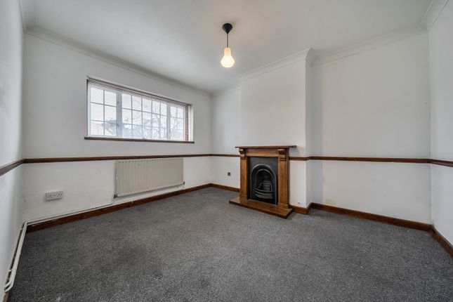 236, Middle Park Avenue, London photo 2
