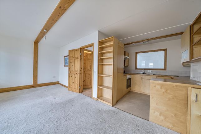 8, Dunster Way, Wallington photo 4