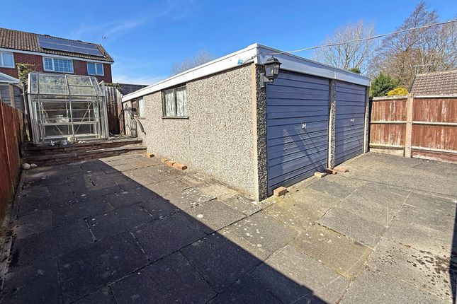 9 Wood Aven Close, Harrogate photo 4