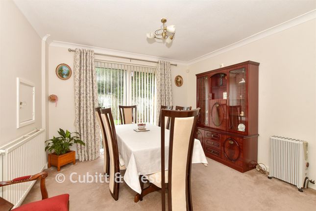 3-bed detached on 23, Cissbury Hill, Crawley, £490,000