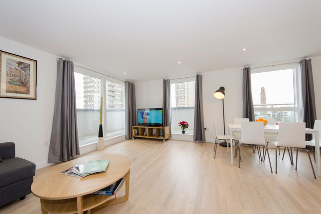 Flat for sale in Masson House, Pump House Crescent, Brentford