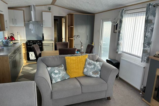 Carnaby Silverdale, Abergele photo 4