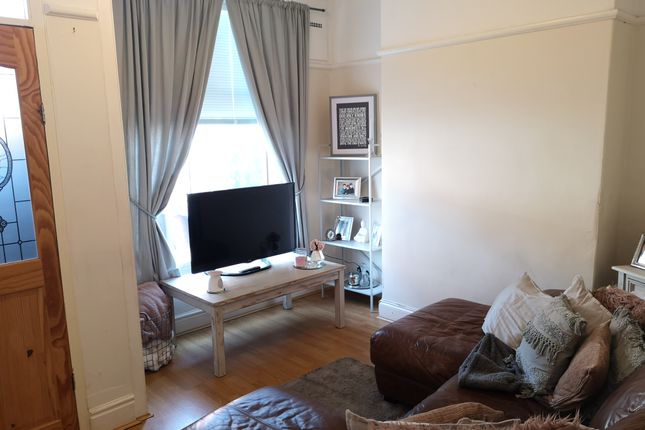169, Stockport photo 2