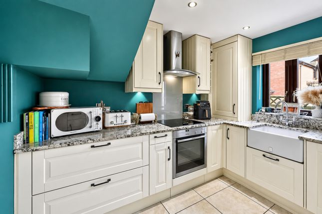 Llamedos, Plough Road, Droitwich photo 3
