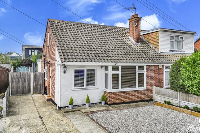 2-bed semi-detached on 58, Nutcombe Crescent, Rochford, £365,000