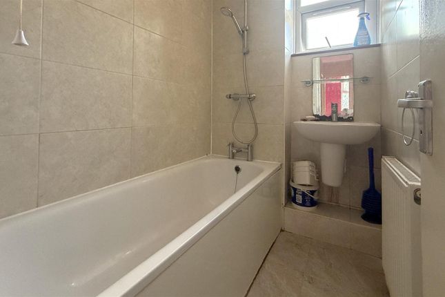 3-bed house on 17, Arrow Scout Walk, Northolt, £389,950