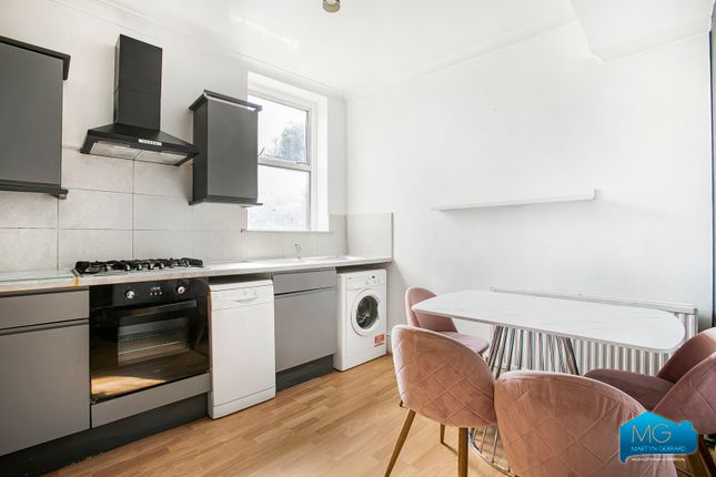 Thumbnail Flat to rent in Green Lanes, Palmers