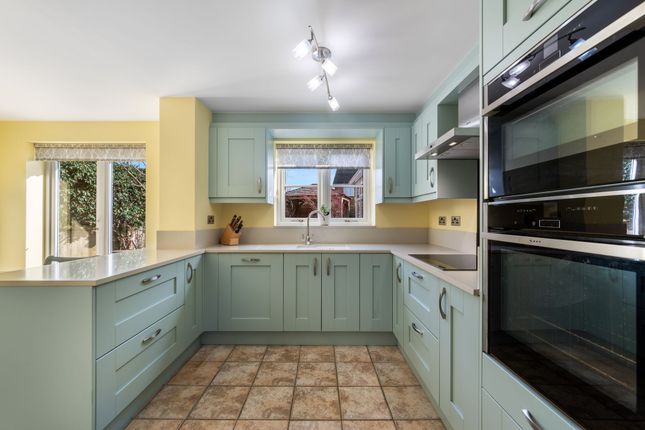 1 Willow Bank, Pershore photo 2