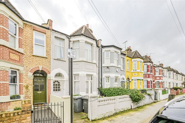 82, Roseberry Gardens, London photo 4